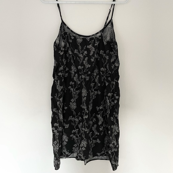 Black Floral Dress - Old Navy - Size L - Picture 2 of 3